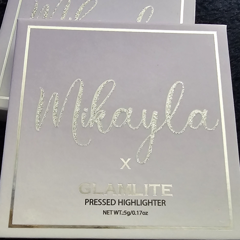 Mikayla x Glamlite Highlighter